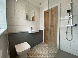 BATHROOM- click for photo gallery
